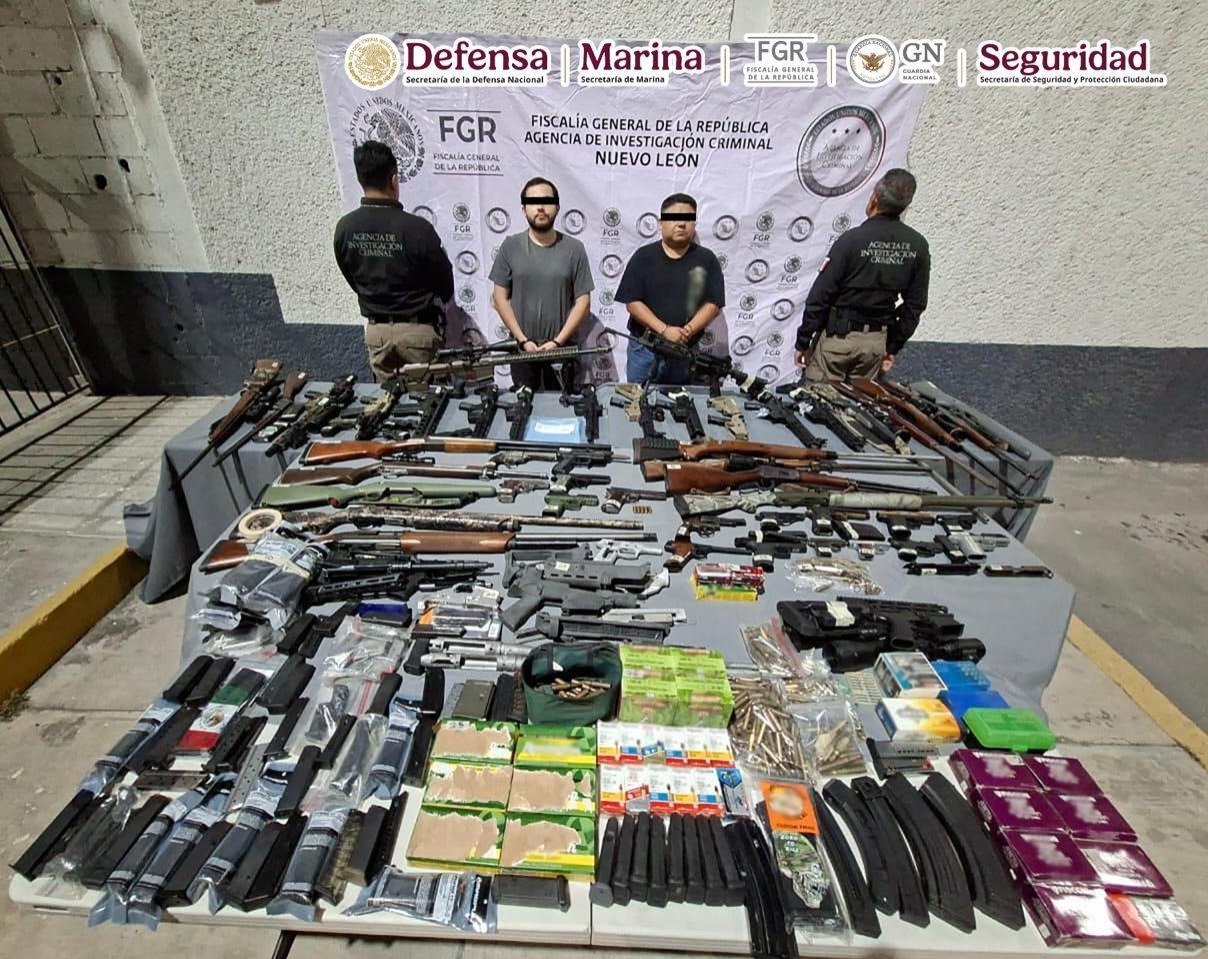 En Nuevo León, se detuvo a tres personas en posesión de un arsenal